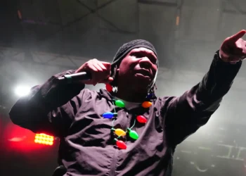 KRS-ONE Shows Love to HipHopBusinessDaily.Com +Hip Hop 50 Harlem Block Party Performance