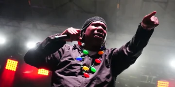 KRS-ONE Shows Love to HipHopBusinessDaily.Com +Hip Hop 50 Harlem Block Party Performance